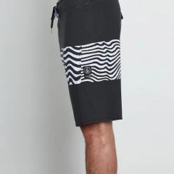 Volcom Men's Black Macaw Faded Mod-Tech Board Shorts (Retail $60) Mens 18 Volcom Men's Black Macaw Faded Mod-Tech Board Shorts (Retail $60) Mens