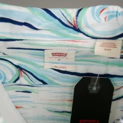 Levi's Men's White Tropical Sunset S/S Woven Shirt (Retail $54.50) S05