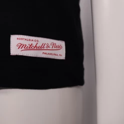 Mitchell & Ness Men's Black Classic Toronto Raptors Logo S/S T-Shirt (S02)