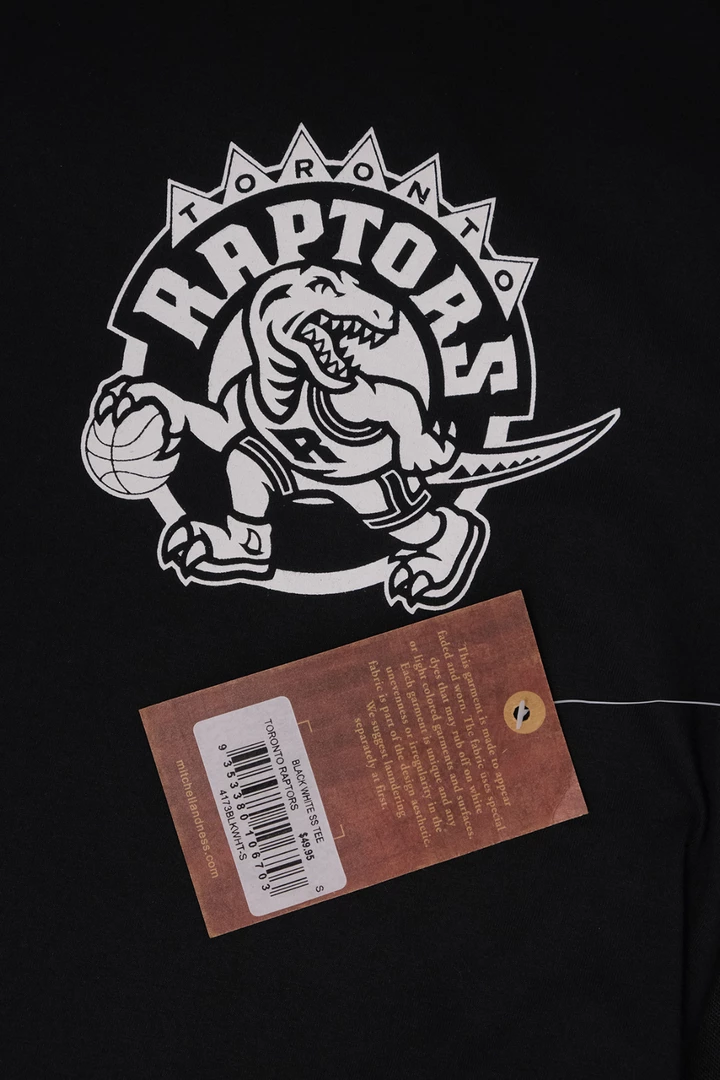 Mitchell & Ness Men's Black White Toronto Raptors Logo S/S T-Shirt (Size Small) 9 Mitchell & Ness Men's Black White Toronto Raptors Logo S/S T-Shirt (Size Small)
