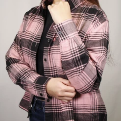 Levi's Women's Black Pink Plaid Cropped L/S Flannel Shirt