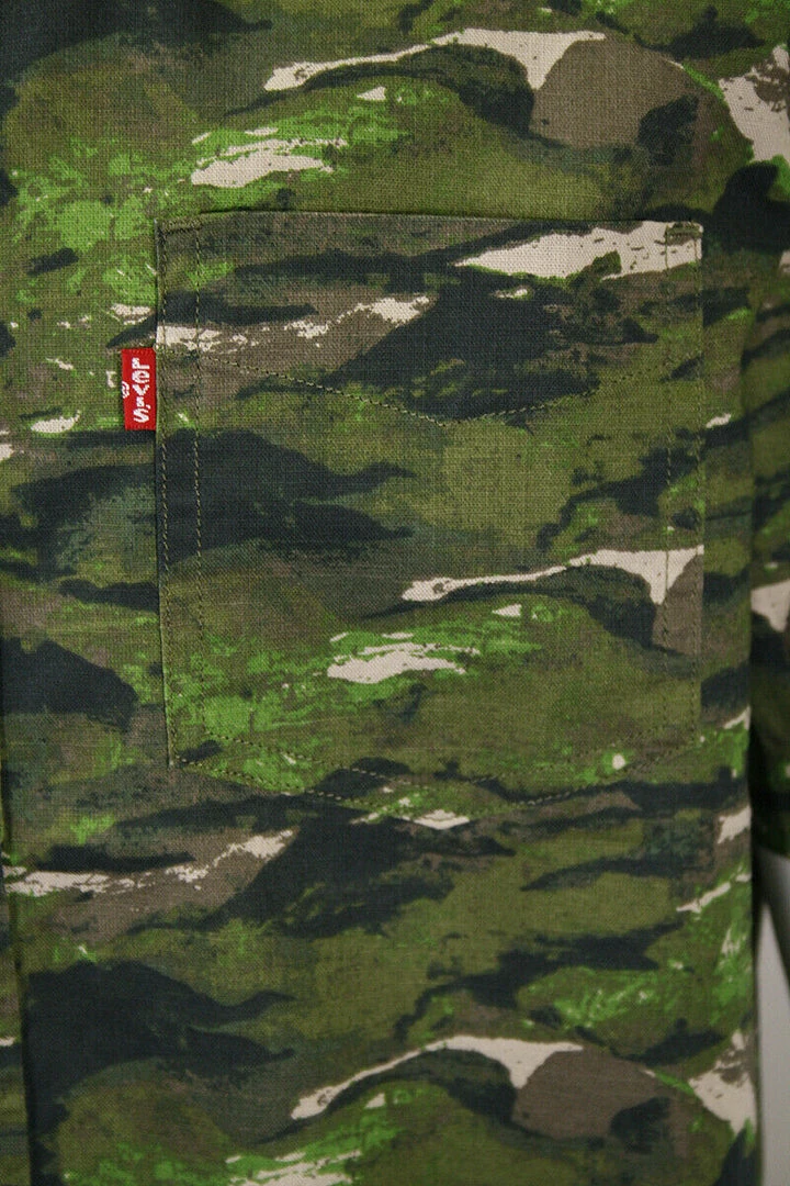 Levi's Men's Green Camouflage S/S Woven Shirt 6 Levi's Men's Green Camouflage S/S Woven Shirt