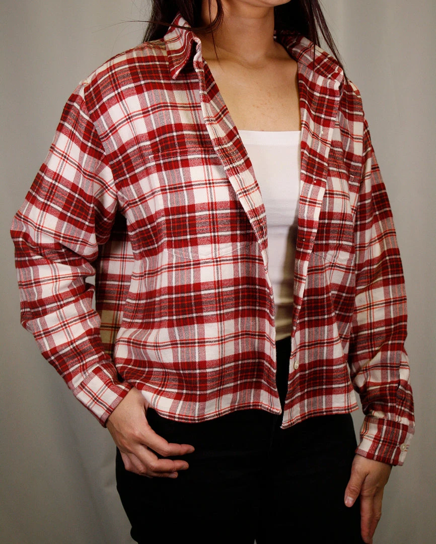 Levi's Women's Red White Maple Utility Plaid Cropped L/S Flannel Shirt (S01) 4 Levi's Women's Red White Maple Utility Plaid Cropped L/S Flannel Shirt (S01)